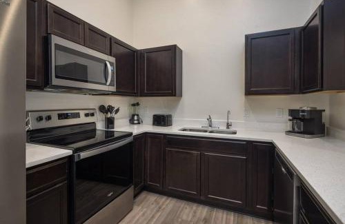 Moab South Valley Apartment | Top Floor Moab RedCliff Condo with Pool & Hot Tub