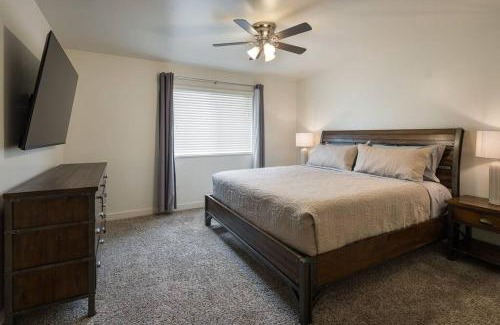 Moab South Valley Apartment | Top Floor Moab RedCliff Condo with Pool & Hot Tub