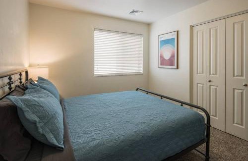 Moab South Valley Apartment | Top Floor Moab RedCliff Condo with Pool & Hot Tub