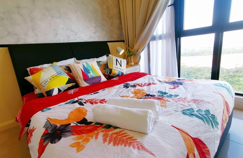 Medini Apartment | Family-Friendly Lakeview Suite Near Legoland - 6 Min Walk