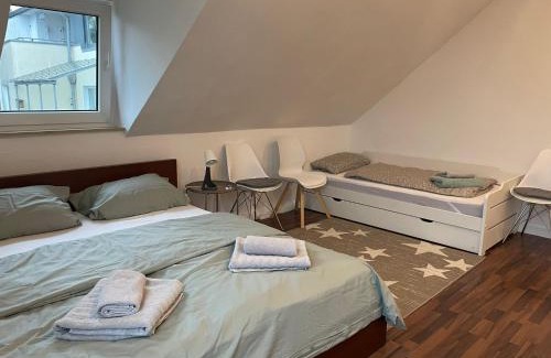 Region Hannover District Apartment | Spacious 5-Room Duplex with Child-Friendly Amenities