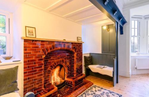 Aberllefenni House | Cozy 7 Bed Retreat in Corris – Perfect for Families & Pets