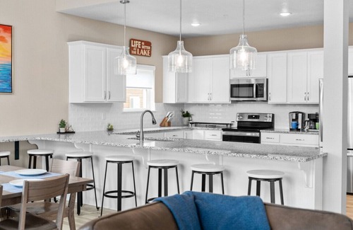 Kimberling City House | Cozy 7 Bed Lake House with Pools and Game Room Retreat