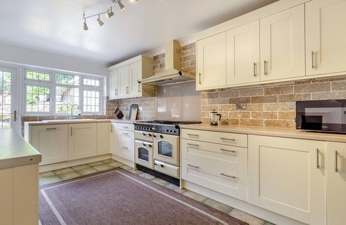 Fawkham Cottage | Relaxing Retreat Near London with Pet-Friendly Amenities