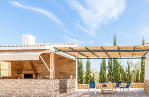 Lucena House | Elegant Vacation Home with Pool & Spa near Lucena