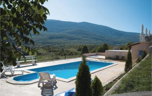 Crni Kal House | Charming 7 Bedroom Pet Friendly Home in Crni Kal