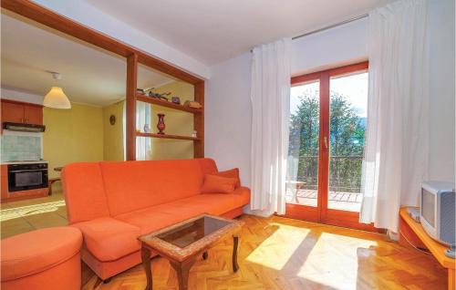 Crni Kal House | Charming 7 Bedroom Pet Friendly Home in Crni Kal