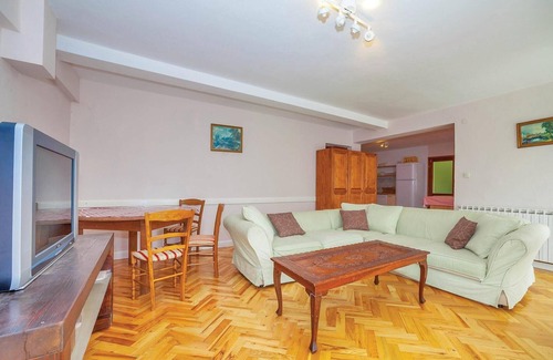 Crni Kal House | Discover a Cozy Cottage in Crni Kal, Mountain Velebit