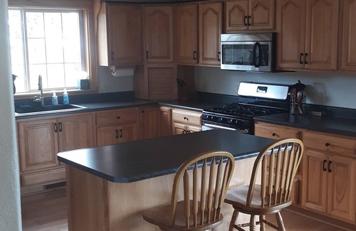 Deadwood House | Impressive 7 Bedroom Home with Game Room & Hot Tub