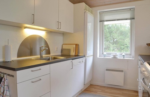 Skovgaarde House | Cozy Cottage Retreat with Massage Tub in Scenic Surroundings