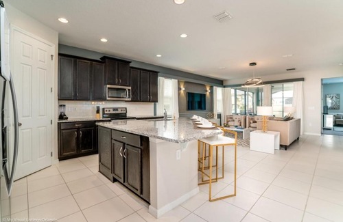 Bay Lake House | Spacious 7-Bedroom Haven with Pool - Solara 9041 FK