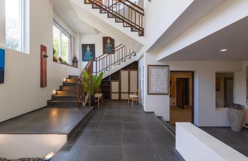 Hua Hin Villa | Beautiful 7 Bedrooms Mansion on the Golf Course!