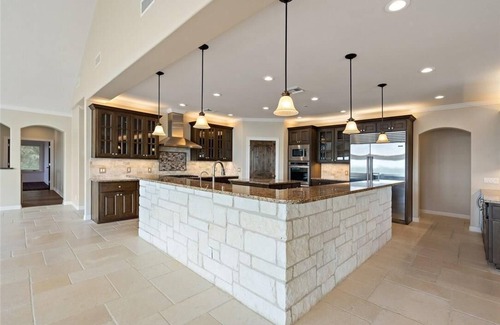 Spicewood House | Elegant Lake House Estate with Pool and Spa Amenities