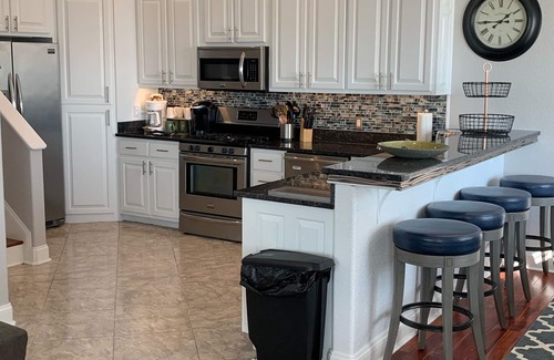 Northeast Virginia Beach House | Beachside Retreat: 7 Beds, Bikes & Pool Access Await!
