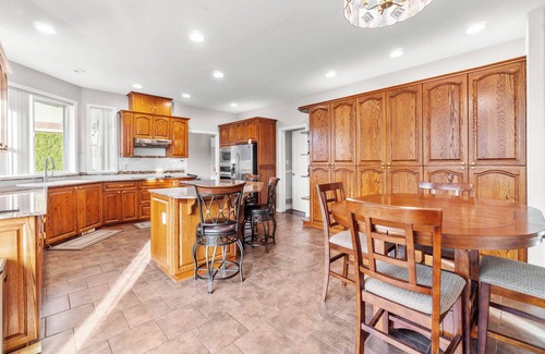 Popkum House | 7 BR House With Pool & Hot Tub Near Harrison