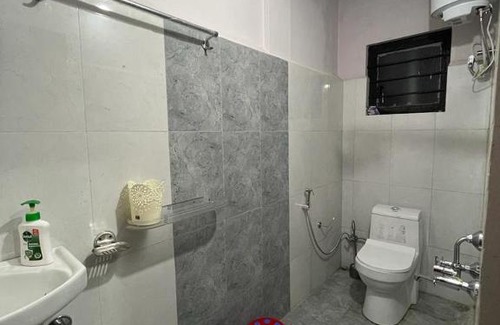 Sohra House | Budget-Friendly Stay at 7 Clouds Lodge - Pet Friendly Retreat