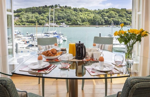 Dartmouth Cottage | Family-Friendly 7 DART MARINA with Ocean View in Dartmouth