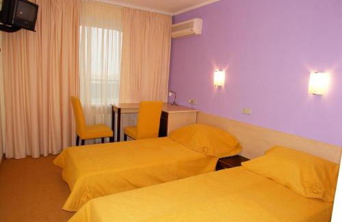 Kamenets-Podol'skiy Hotel | Comfortable Stay at 7 Days Hotel Kamyanets-Podilskyi