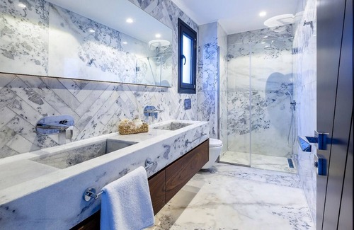 Bodrum City Center Villa | Elegant 7 Deluxe: Poolside Oasis Near Stunning Beaches