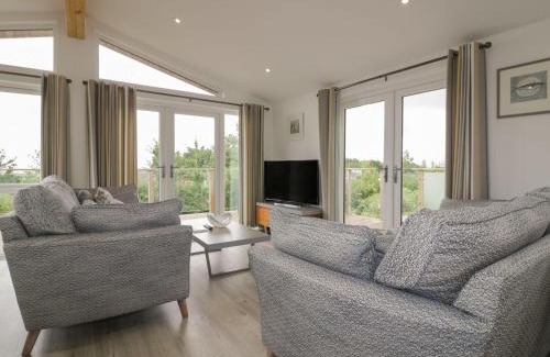 Dobwalls House | Explore 7 Faraway Fields: Pet-Friendly Bliss Awaits!