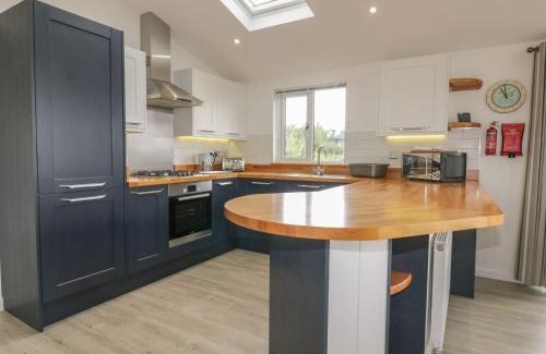 Dobwalls House | Explore 7 Faraway Fields: Pet-Friendly Bliss Awaits!