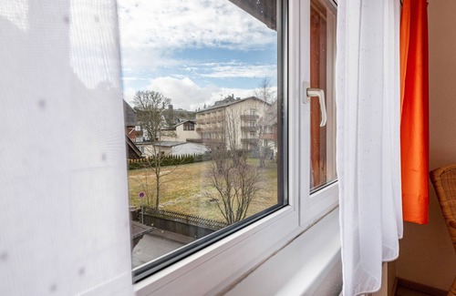 Hoechenschwand Apartment | Cozy 7 Ferienwohnung Erika with Kitchen & Pet-Friendly Perks
