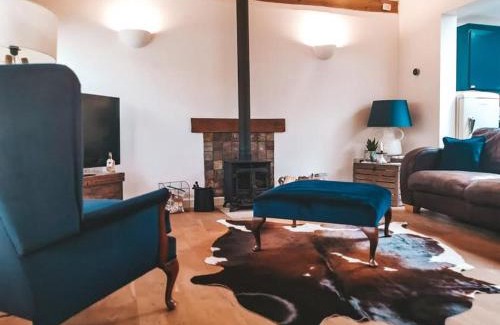 Sculthorpe House | Discover 7 Grove Farm Barns: Pet-Friendly Retreat, Rated 9/10