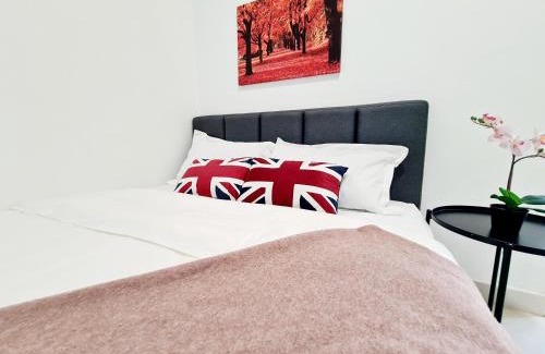 Bandar Puchong Jaya Apartment | Relaxing 3-Room Koi Kinrara Suite with Pool & Ocean View