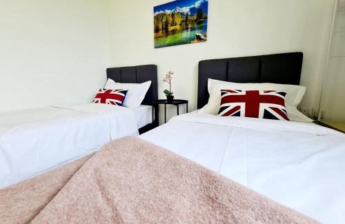 Bandar Puchong Jaya Apartment | Relaxing 3-Room Koi Kinrara Suite with Pool & Ocean View