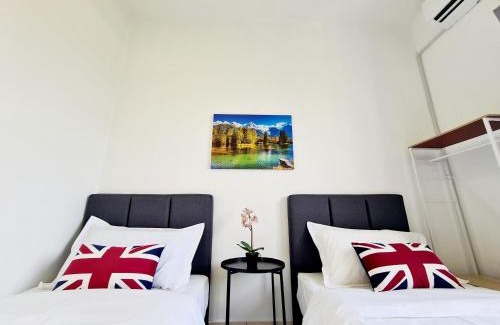 Bandar Puchong Jaya Apartment | Relaxing 3-Room Koi Kinrara Suite with Pool & Ocean View