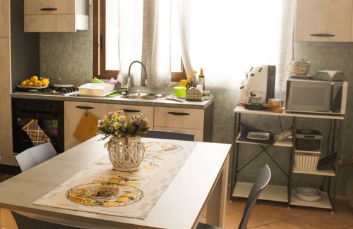 Carini House | Family-Friendly Vacation Home with Garden Near Airport