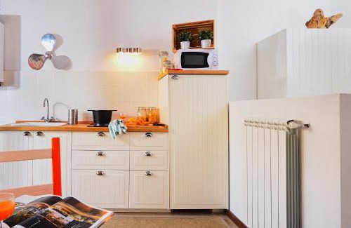Acquaseria Apartment | Cozy 7 Lake Sweet Home: Oceanfront & Child-Friendly Stay