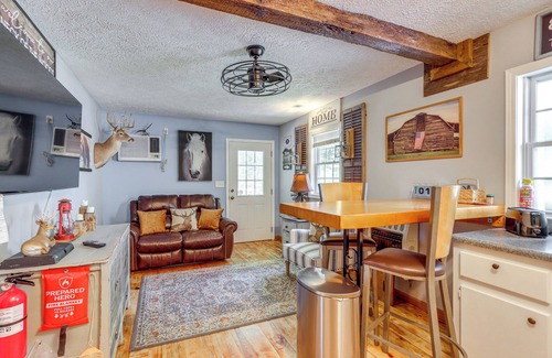 Ranger Cabin | 7 Mi to Carters Lake: Cabin w/Pond & Pedal Boat!
