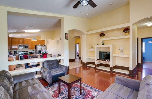 Alhambra House | Relaxing Phoenix Retreat with Patio, Ideal for Families