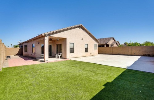 Alhambra House | Relaxing Phoenix Retreat with Patio, Near Chase Field!