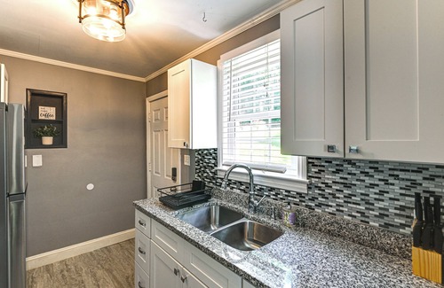 Inglewood House | 7 Mi to Dtwn: Apt w/Spacious Yard in Nashville