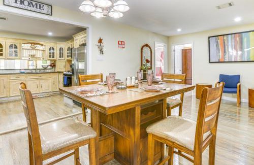 Southeast Houston House | 7 Mi to Dtwn Houston Family Home with Patio and Yard