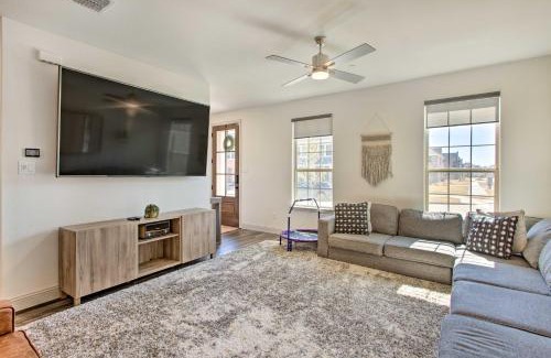 Frisco House | Family Townhome Just 7 Mi from Lewisville Lake - Rated 10/10