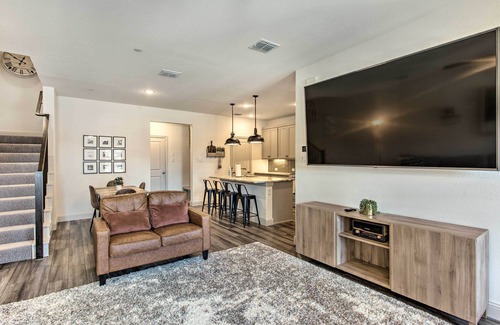 Frisco House | Family Townhome Retreat: Near Lewisville Lake & More!