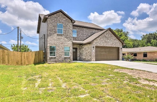 Texas City House | Inviting Texas City Home Just 6 Miles from the Beach