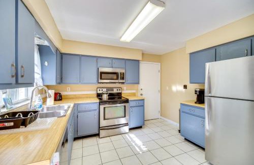 Tropic House | Pet-Friendly Melbourne Home Just 7 Mi from Satellite Beach!