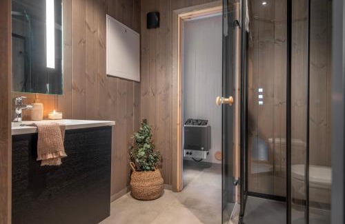 Møre og Romsdal Apartment | Exclusive Penthouse Near Strandafjellet with Sauna & Views