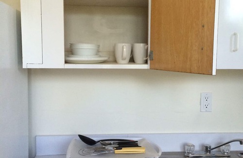 Eastern Road Cottage | Private Ground Floor Cottage Just 7 Min to the Beach