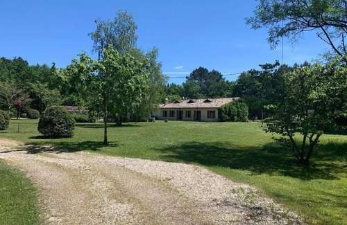 Carcans House | Family-Friendly Getaway near Lac de Maubuisson, 10/10 Rated
