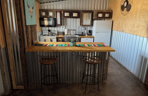 Dublin Cabin | 7 minutes from Stephenville. 2-2, Horse Barn, Turnouts, Practice Arena