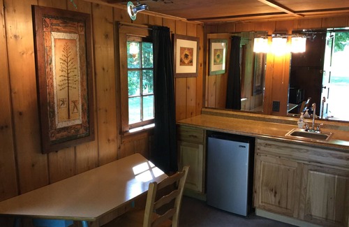 Honor Cabin | Discover 7 Cozy Cabins on the Platte River - Guest Rated 10/10!