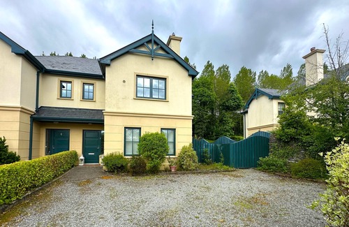 Kenmare Condo | 7 Oakwood Manor Kenmare