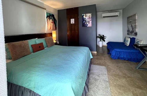 Guaniquilla Hotel | Idyllic Ojo Del Buey: Boutique Room with Ocean Balcony