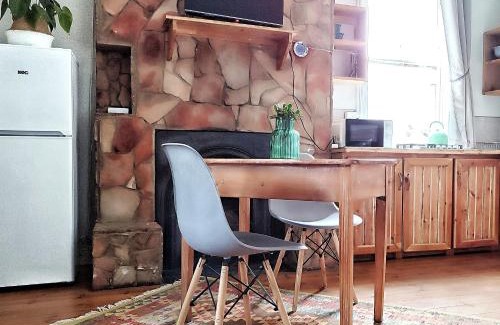 Adelaide Apartment | Kid-Friendly Comfort at 7 on Market Square Hotel