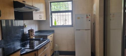 Bedfordview Bed & Breakfast | Convenient Stay at 7 on School: Pet-Friendly Guesthouse